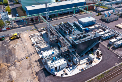 Luftaufnahme der Pionieranlage von INERATEC im Industriepark Höchst zur Produktion von E-Fuels.