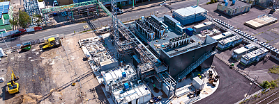 Luftaufnahme der Pionieranlage von INERATEC im Industriepark Höchst zur Produktion von E-Fuels.